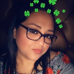 Meet your Posher, Adriana